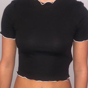Black/white crop top 🖤🤍